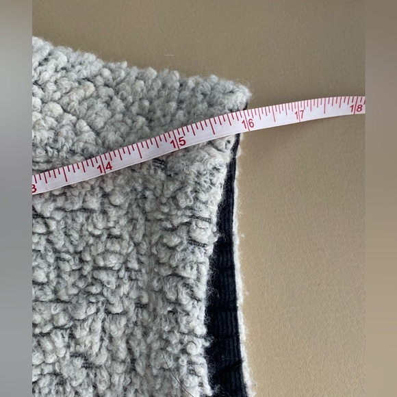 Toad&Co fuzzy Sherpa vest - Picture 8 of 10